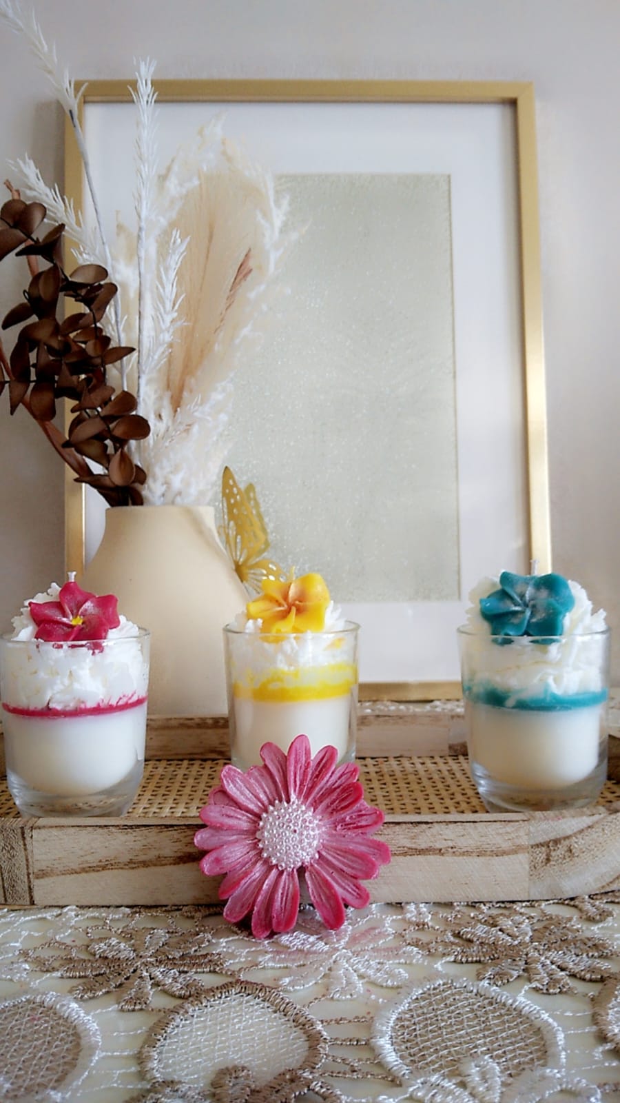 bougie fleurie personnalisable-cire de soja et de coco et parfum de Grasse
