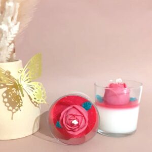 Bougie parfumée personnalisable avec rose en cire- artisanale