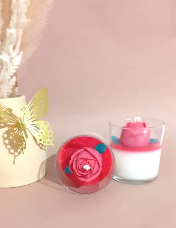 Bougie parfumée personnalisable avec rose en cire- artisanale