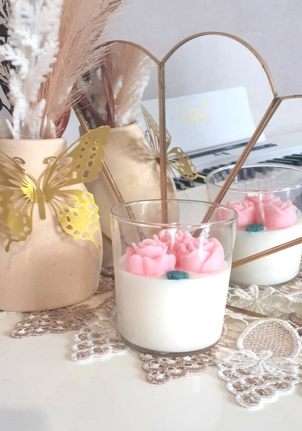 Bougie artisanale personnalisable avec roses en cire rouge pour la fête des mères