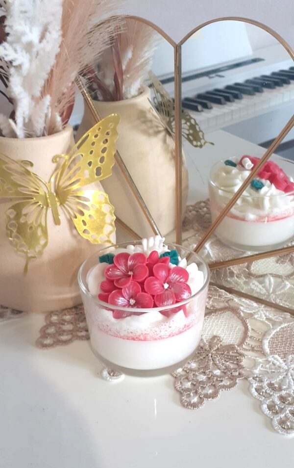 bougie végétale parfumée personnalisée faite main, personnalisable avec fleur en cire rouge pour la fête des mères