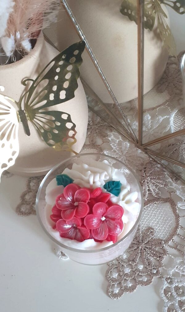 Bougie artisanale personnalisable avec fleur en cire rouge pour la fête des mères